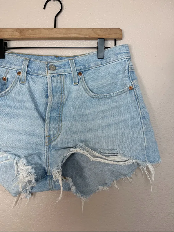 Levi’s 501 Original Denim Jean Shorts size 31 in Luxor Light Blue $75 - Image 7