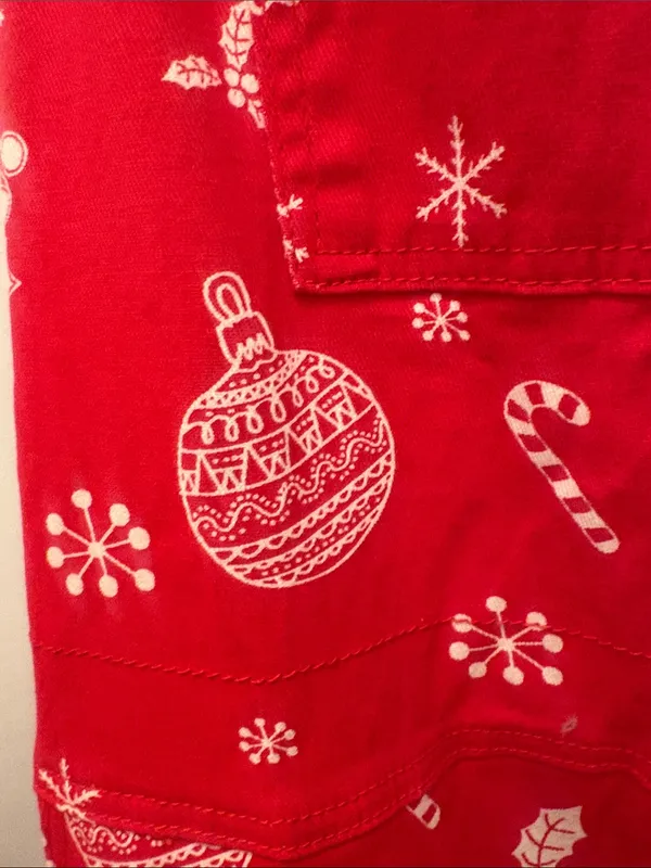 Christmas Red Printed Women’s Jeans Overalls with Holiday Motif size Large new - Image 4