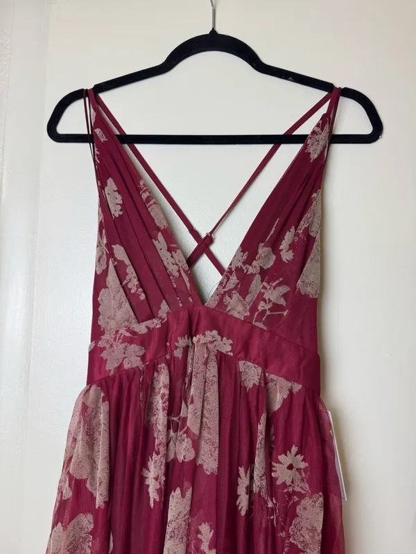 Ever After Red Floral Sleeveless V-Neck Open Back Maxi Dress NWT Size S - Image 3