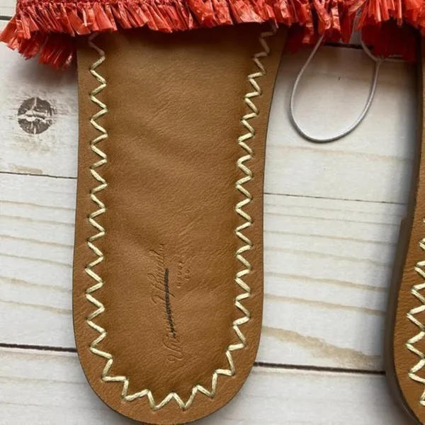 Universal Thread Women's Tropical Red Wicker Fringe Sandals Sz 9.5 NWT - Image 2