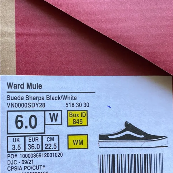 NWT Vans Ward Women's Sherpa-Lined Suede Mules - Image 6
