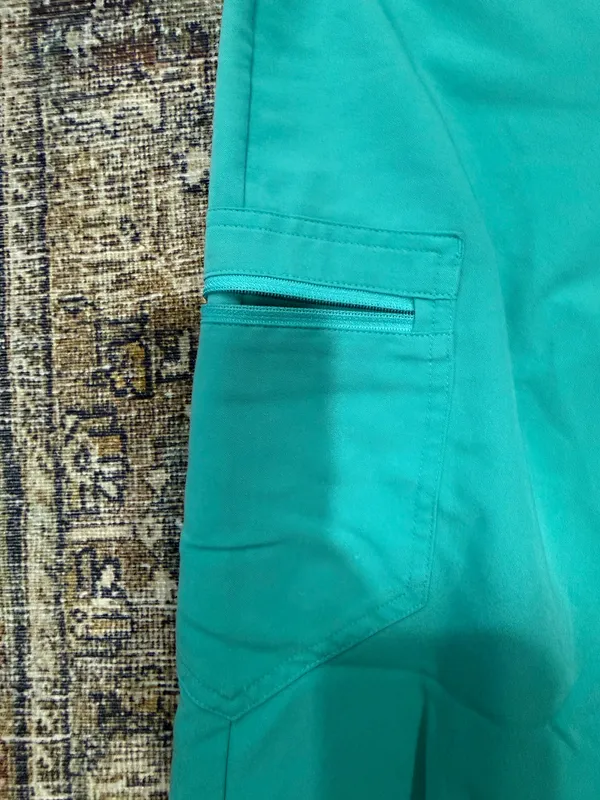 Surgical Green FIGS Set Scrubs - Image 3