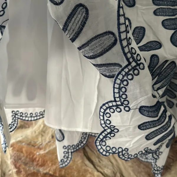 Commense Embroidered Scalloped Hem Skirt size small - Image 4