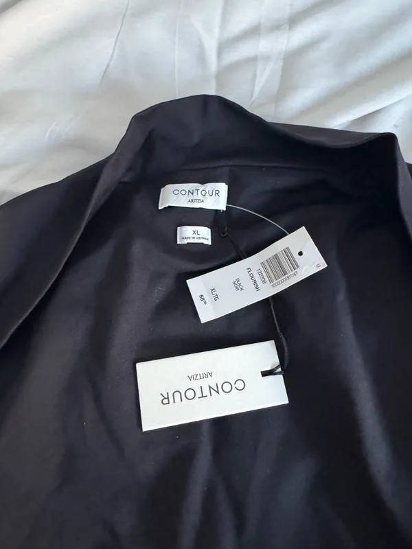 Aritzia Contour Flourish Long Sleeve - Image 3
