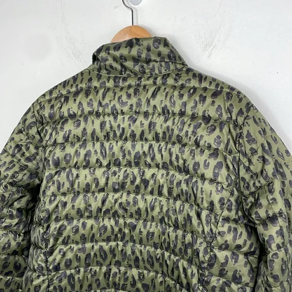 Old Navy Go-H20 Water-Resistant Narrow-Channel Puffer Jacket size Large - Image 8