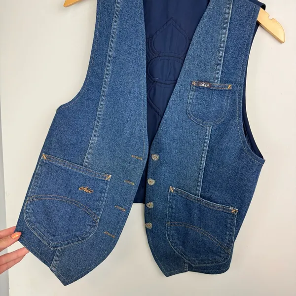 Vtg Chic Denim Western Vest Dark Wash Heart Buttons Sz Medium - Image 4