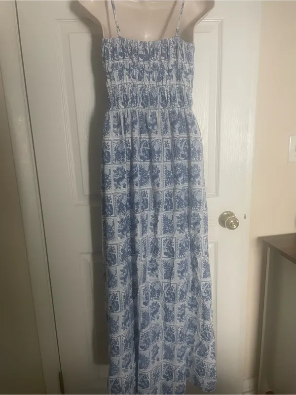 Abercrombie‎ & Fitch Blue and White Floral Smocked Maxi Dress Size ST - Image 5