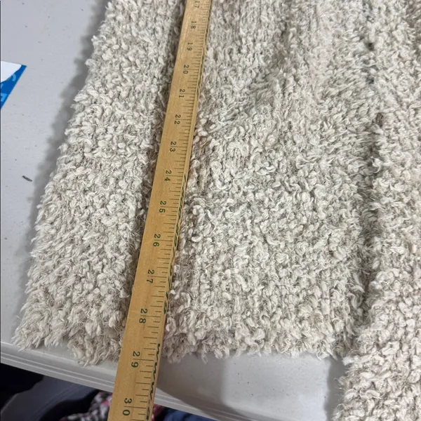 Hollister fuzzy Sherpa cardigan sz M - Image 8