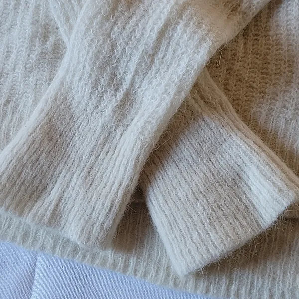 Aritzia Wilfred Alpaca & Wool Cozy Cream Sweater Size L - Image 11