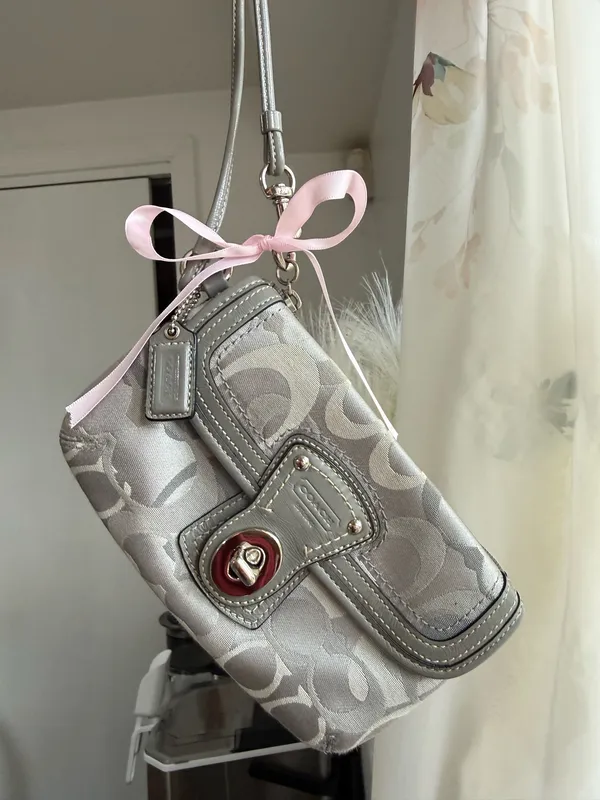 Vintage Coach Legacy Signature Optic Turnlock Flap Wristlet - Image 4