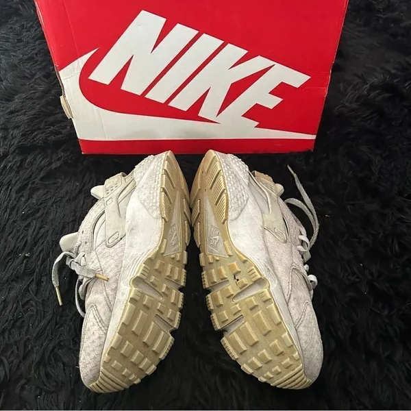 NIKE Huarache activewear lace up shoes sneakers women’s 8 - Image 6