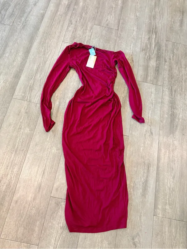 Asymmetrical Off-Shoulder Maxi Dress in Wine - Image 6