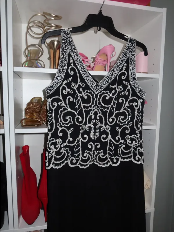 J Kara Black Maxi Dress with White Beaded Floral Bodice - Image 10