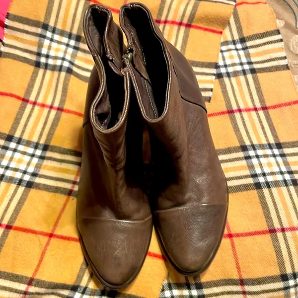 Made in Italy classic dress boot with 2 inch heel Italian Leather - Image 2