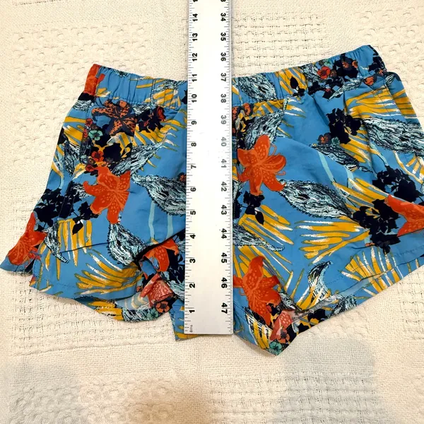 Patagonia medium Barely Baggies active athletic swim shorts SH 3427 - Image 8