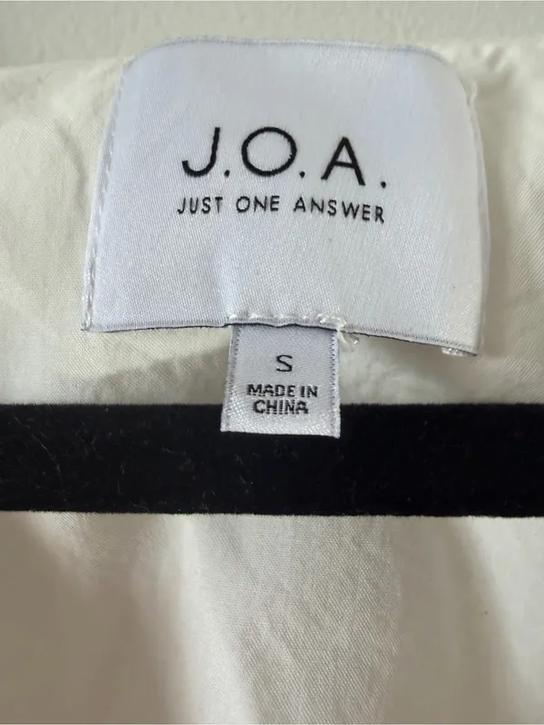 J.O.A. Ivory white cotton V-Neck Puff Sleeve Mini Dress with Buckle Belt - Image 4