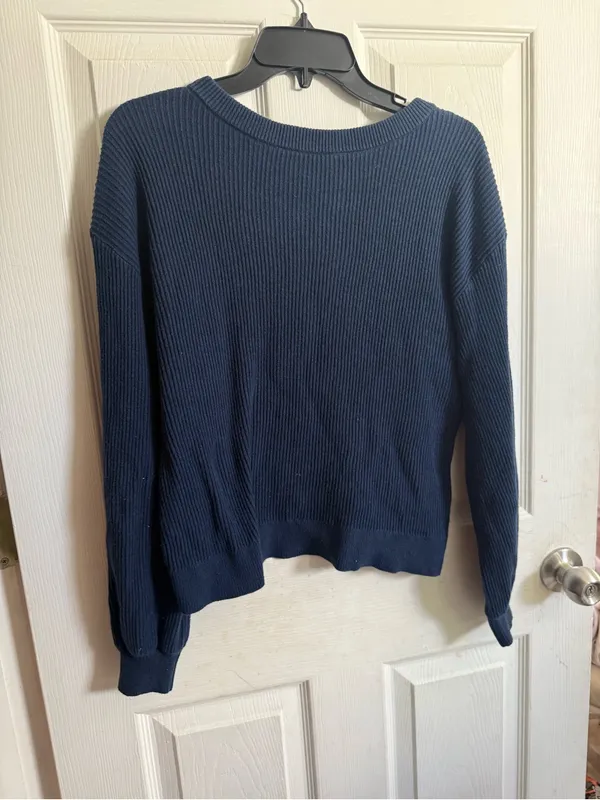 lululemon athletica navy crew neck sweater - Image 4