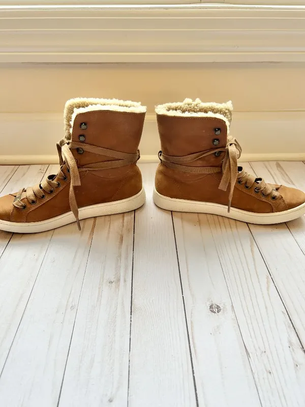 UGG Starlyn Shearling Fur Sneaker Boot in Chestnut Brown Size 7.5 - Image 3