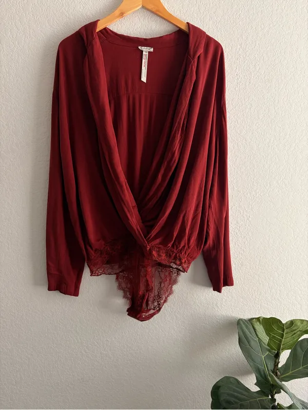 Free People Intimately Turnt Long Sleeve V-neck Bodysuit/blouse medium - Image 6