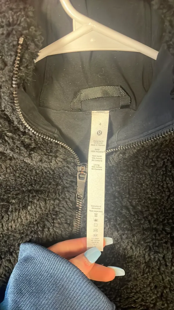 Lululemon NWT  Textured 1/2 Zip Black - Image 3