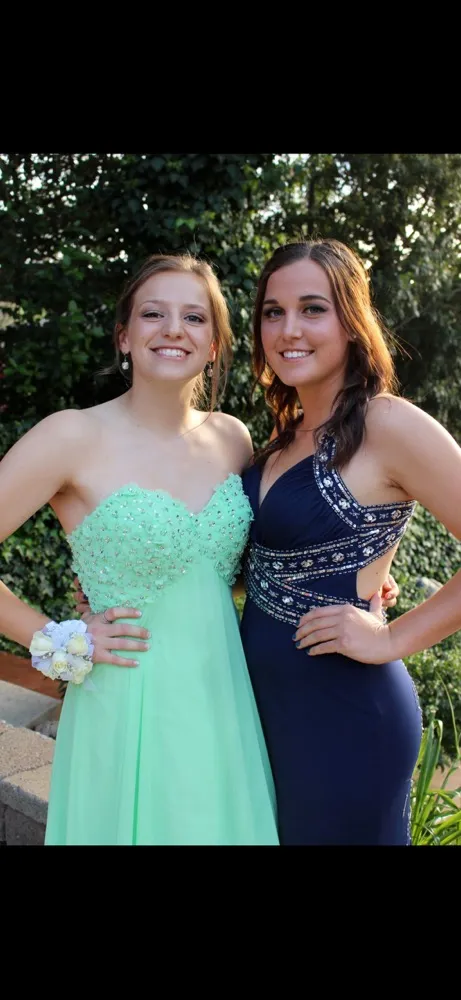 Mint Formal Gown Green Size 6 - Image 2