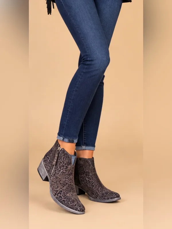 Very G Divine Leopard Print Ankle Booties Taupe Brown Women’s Size 9.5 NIB - Image 10