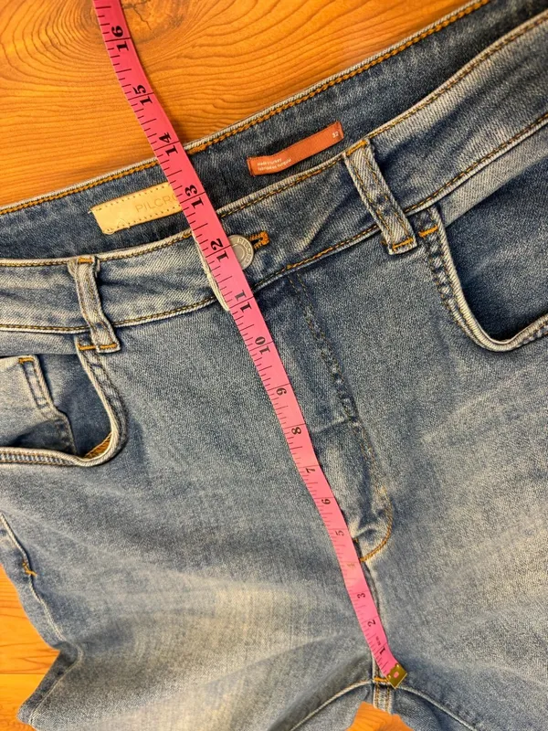 Anthropologie Pilcro Retro High Rise Flare Jeans Medium Wash Stretch Women’s 32 - Image 3