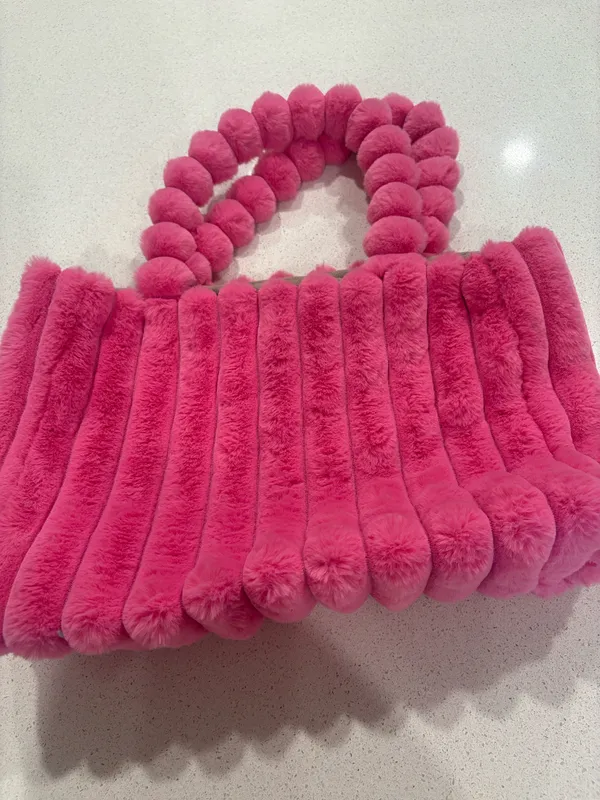 Plush pink ribbed tote bag - Image 5