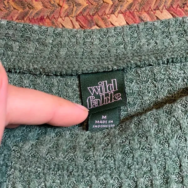 GREEN WAFFLE KNIT LONG SLEEVE BASIC TEE - Image 2