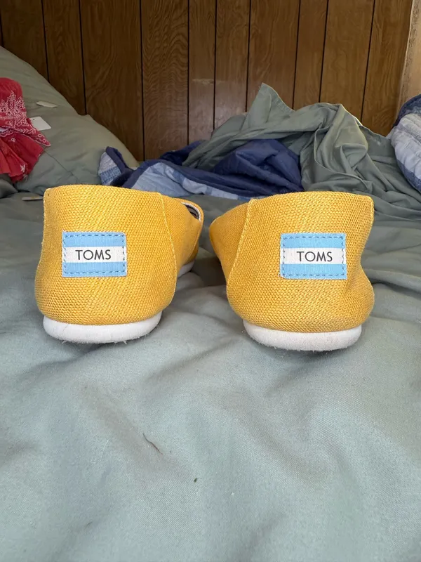 Yellow Toms women’s 8 - Image 2