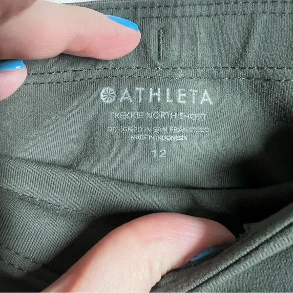 Athleta Dark Green‎ Trekkie North Shorts - Image 4