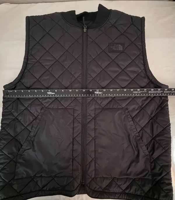 Men’s The North Face vest - Image 8