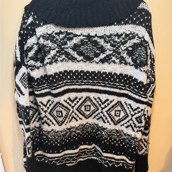 Abercrombie & Fitch Monochrome Patterned Cardigan - Image 4