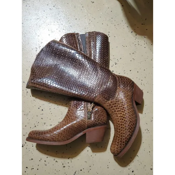 New Women’s Reba by Justin RM257 Brown Leather McAlester Western Boot size 9.5 B - Image 4