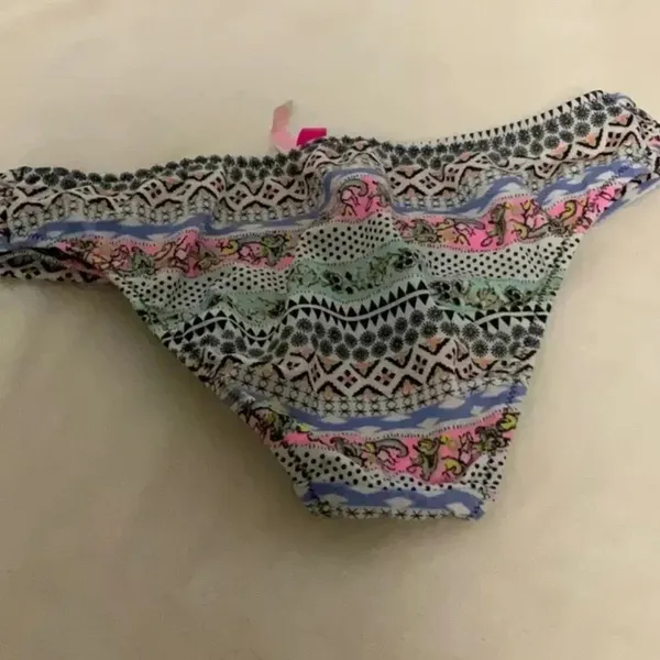 VICTORIA Secret - Image 2
