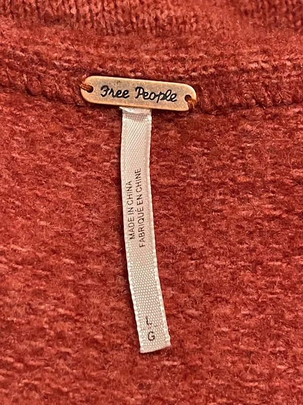 Free People Sweater Oversized Knit V-Neck. Size L - Image 10