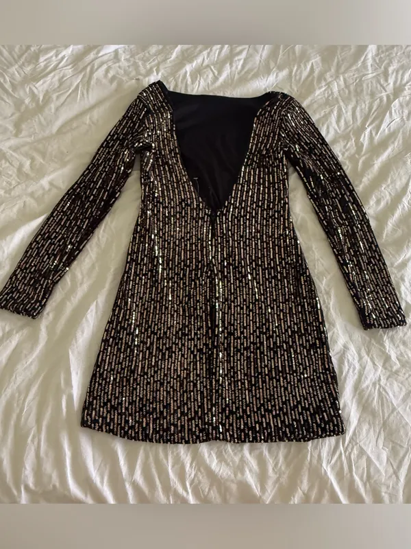 NWOT Windsor black and Gold Sequin mini dress - Image 6