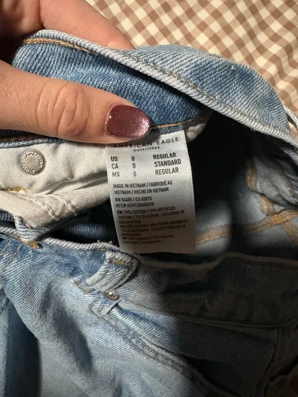 American Eagle Jeans - Image 3