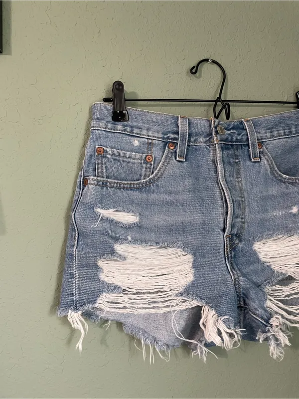 Levi’s 501 High Rise Distressed Denim Jean Shorts Size 27 - Image 7