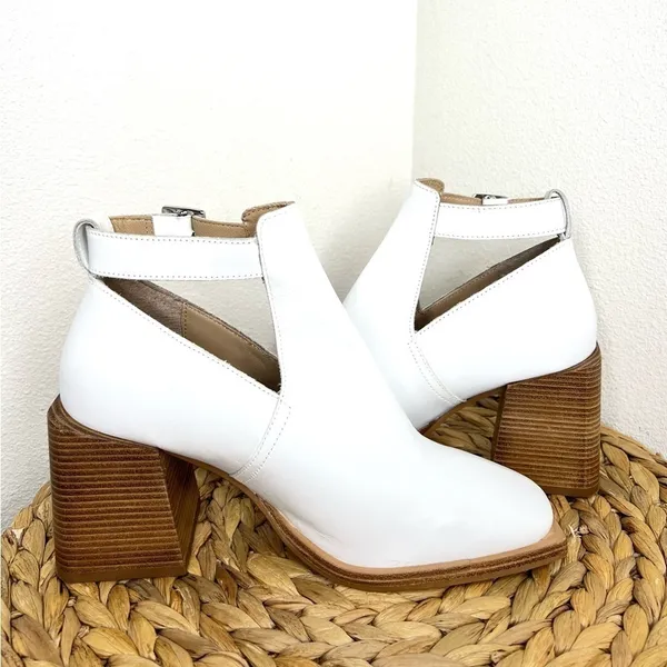 NWT Free People Shoes Brady Buckle leather white Bootie Cut Out ankle boots - Image 4