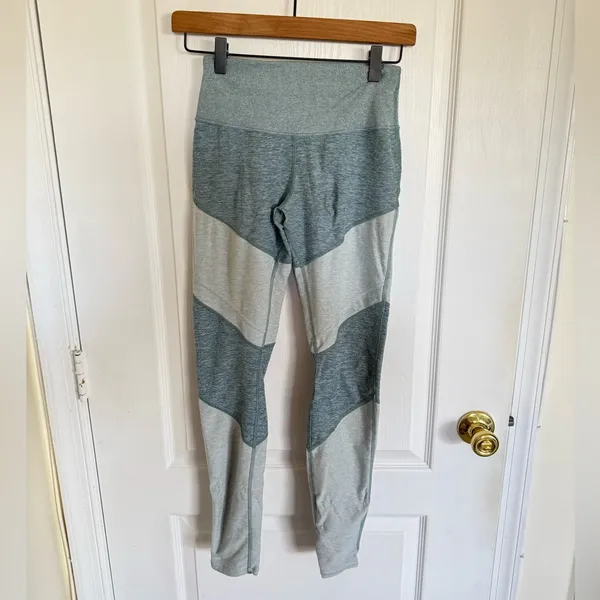 Alo Yoga Sheila Seagrass Heathered Leggings - Image 2
