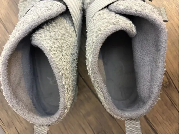 Chaco Ramble Fluff Slippers Women's size 9 Gray - Image 8