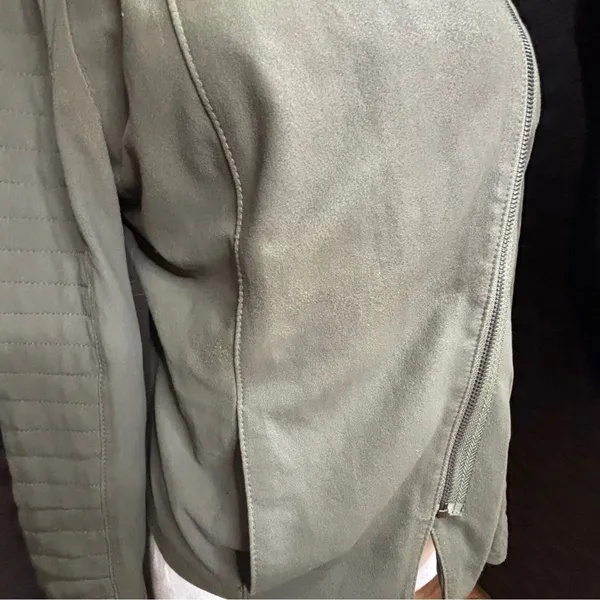 Cupcakes & Cashmere Moto Jacket Olive Green‎ Faux Suede Asymmetric Zip Vegan M - Image 13