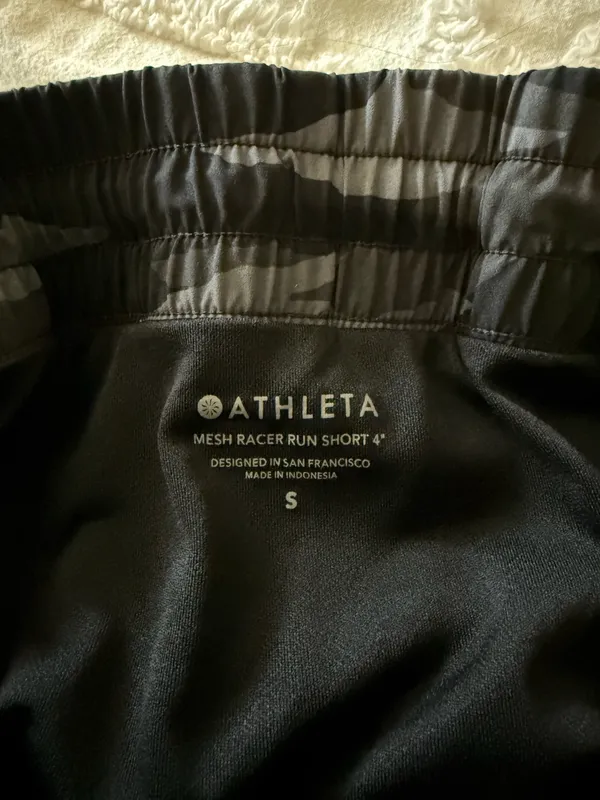 Athleta Mesh Racer Run Shorts 4" - Image 4