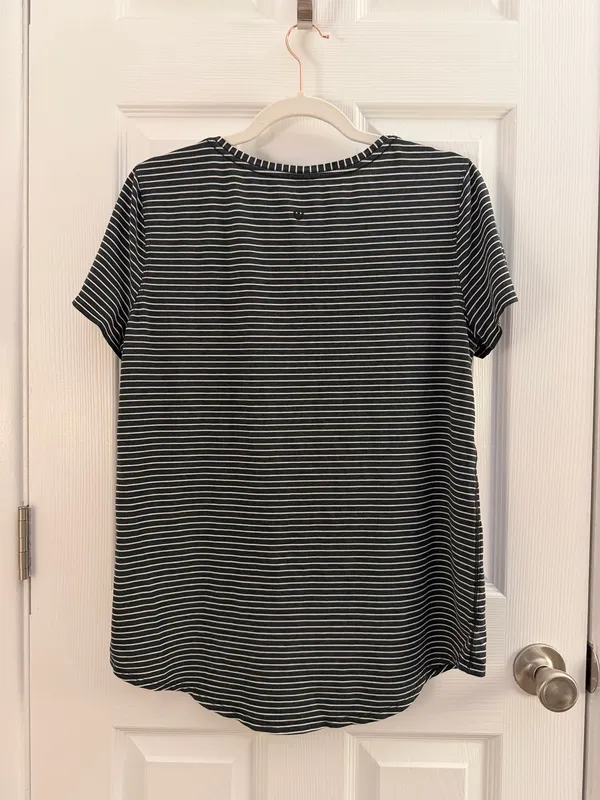 Lululemon Love Tee V Modern Stripe Heathered Black White Top - Image 4