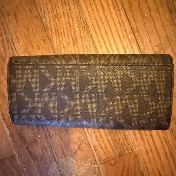 Michael Kors Wallet - Image 2