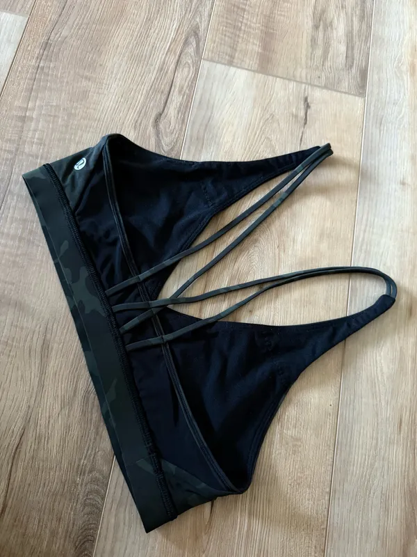Lululemon Camo Bra Size 6 - Image 2