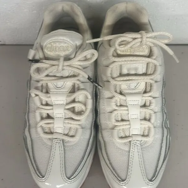 Nike AIR MAX Beige cream Tan Off White running Shoes sz 5.5 sneaker shoe - Image 9