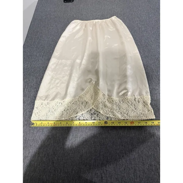 Vintage Evan Picone Lace Trim Slip Cream Sz S Cottage Core Grandma Chic - Image 4