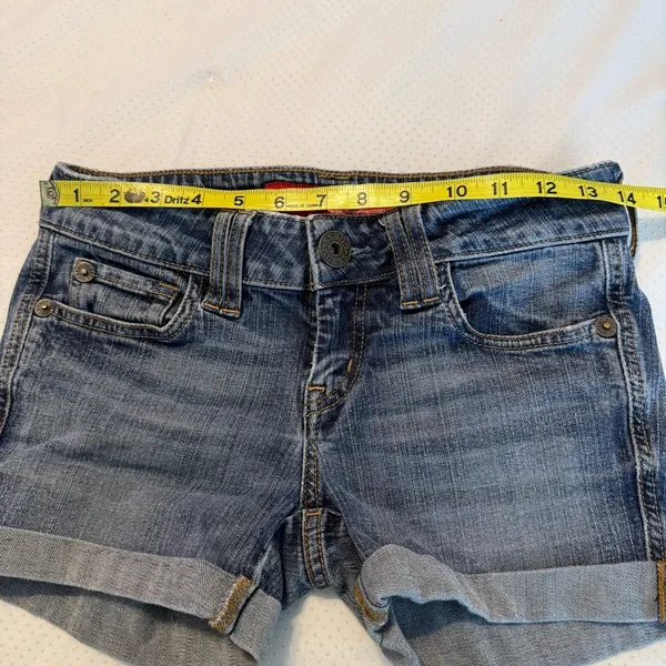 VTG Guess Stretch Denim Jean Shorts Low Rise 28” Waist Distressed 3.5” Inseam - Image 4